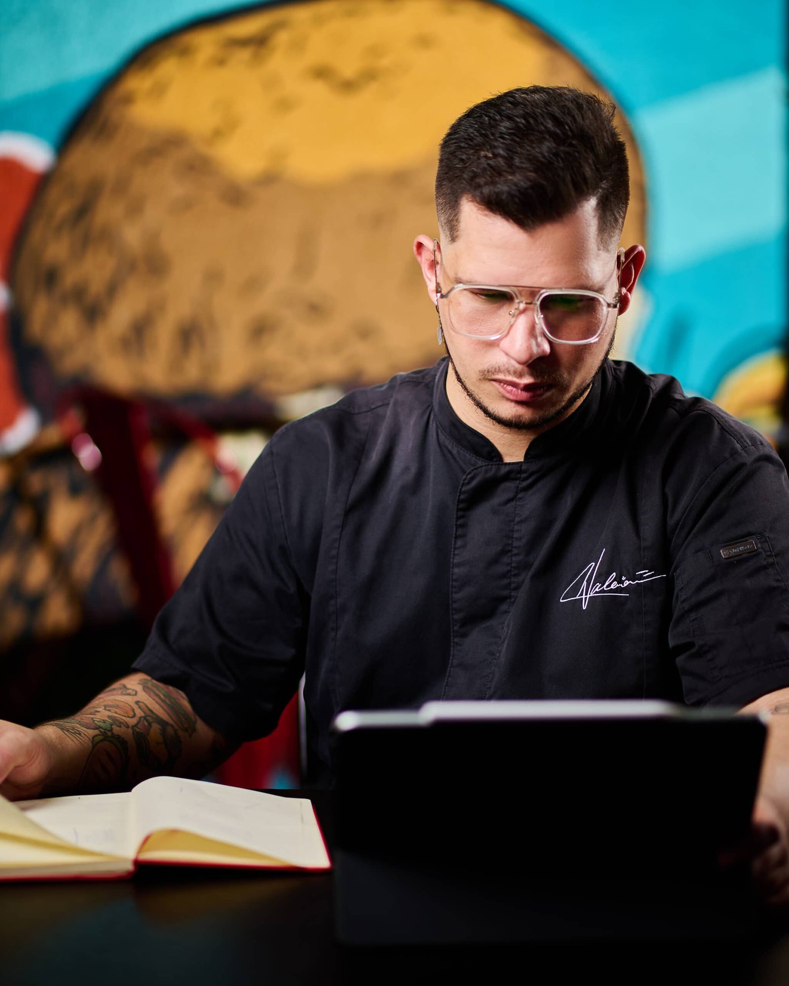 Descubre la pasión culinaria en el portfolio de Chef Andres Valerio